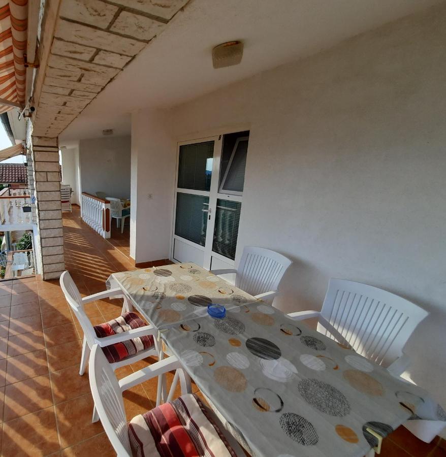 Apartments Brkovic Sukosan Exterior photo